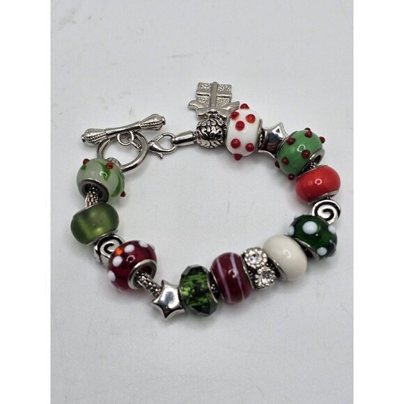 European style red, green and white bead bracelet Christmas holiday theme - Picture 1 of 7